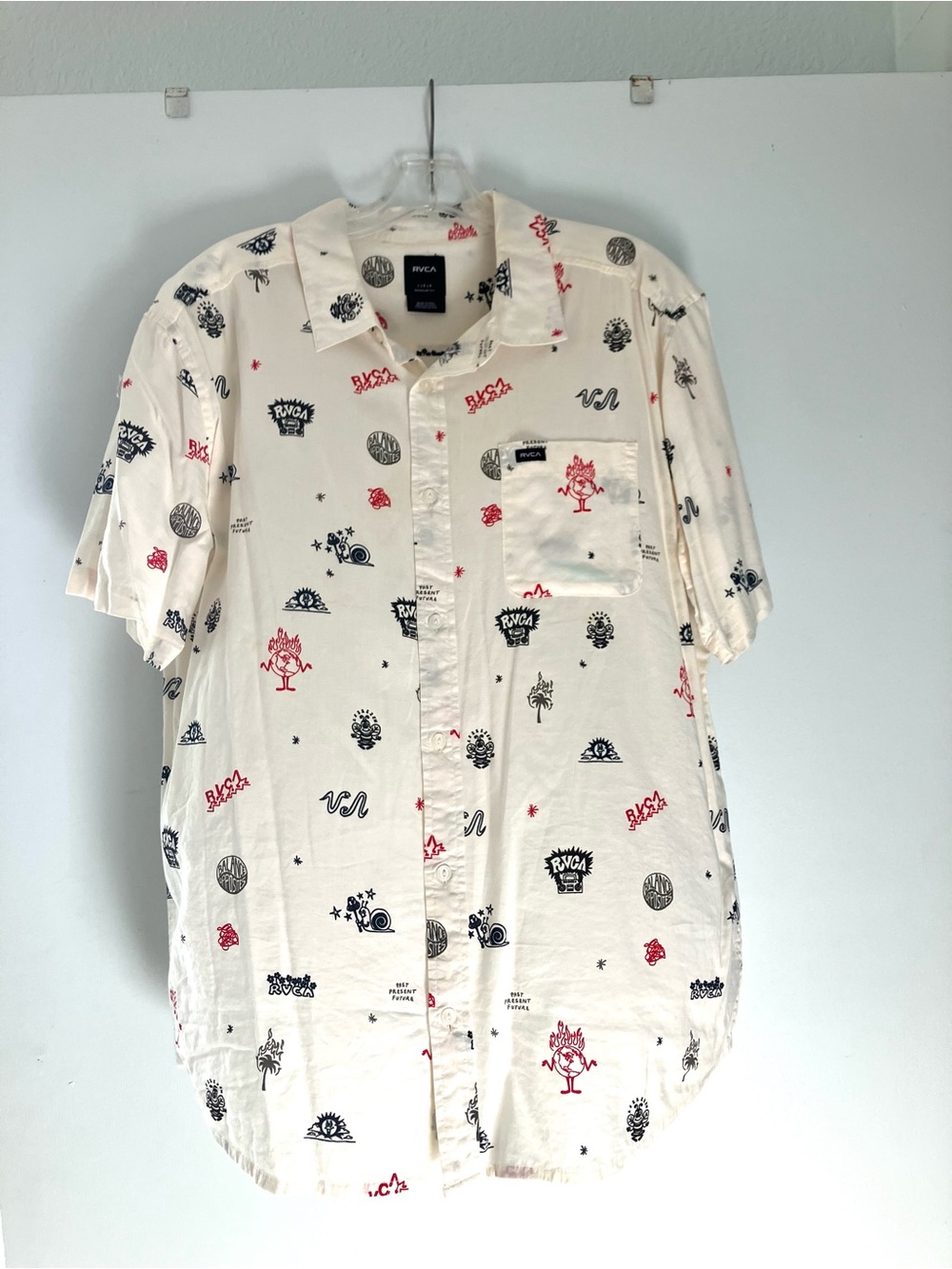 RVCA Short-Sleeve Button-Up Shirt; Measurements & Flaws in Photos